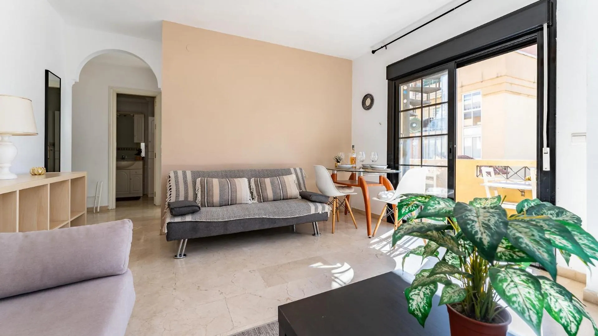 Malagasuite Beautiful Pool & Parking Torremolinos 0*,  Spagna